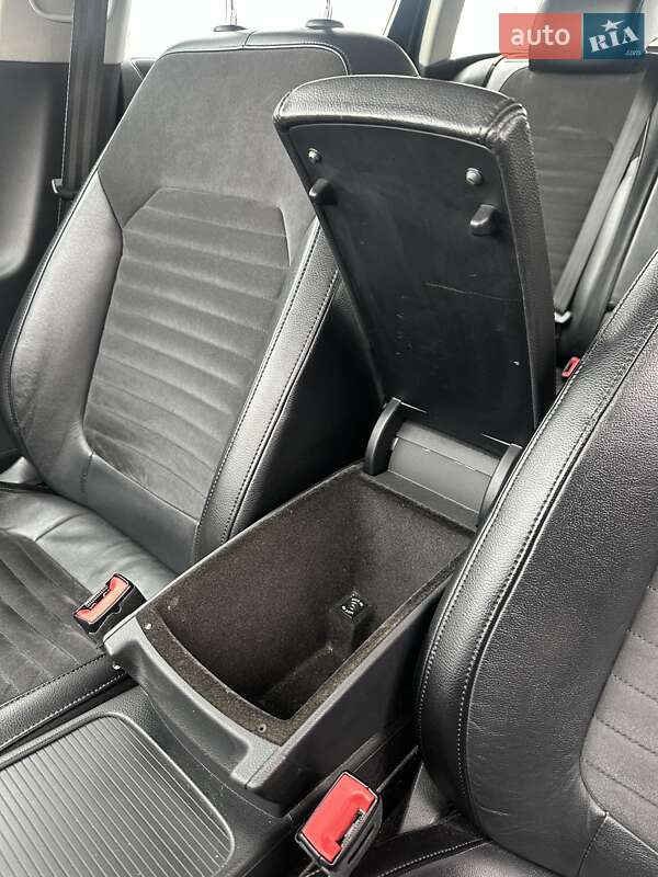 Універсал Volkswagen Passat 2013 в Білогородці