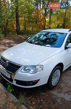 Универсал Volkswagen Passat 2010 в 