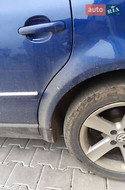 Седан Volkswagen Passat 2003 в 