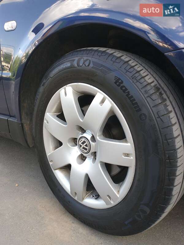 Седан Volkswagen Passat 2002 в Народичах