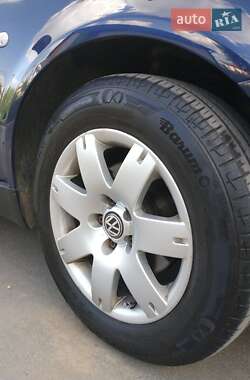 Седан Volkswagen Passat 2002 в 