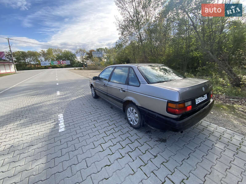 Седан Volkswagen Passat 1989 в Черновцах