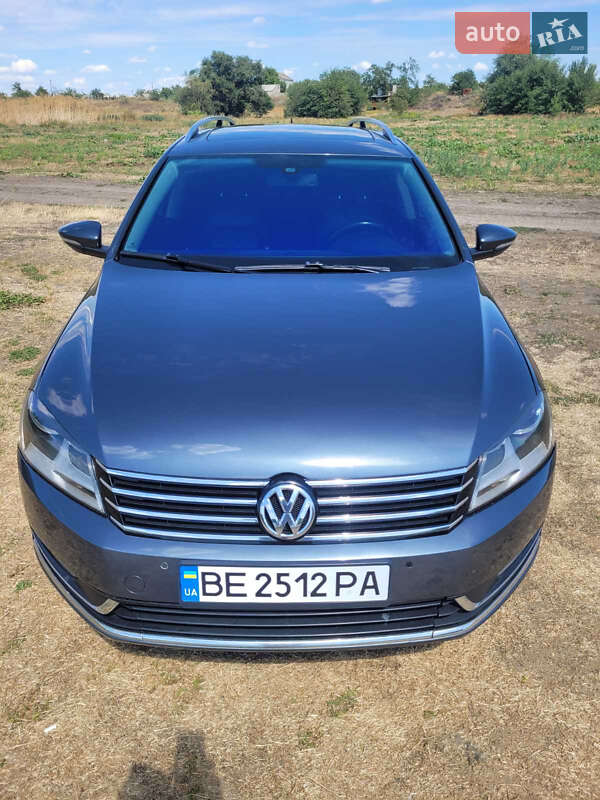 Універсал Volkswagen Passat 2012 в Вознесенську