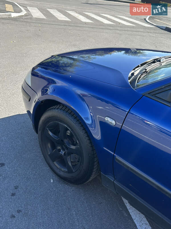 Універсал Volkswagen Passat 2001 в Бородянці