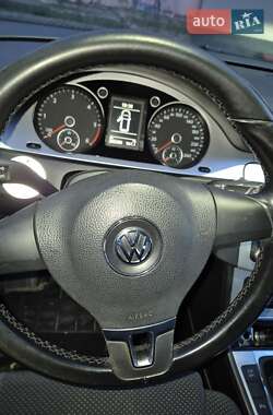 Універсал Volkswagen Passat 2009 в 