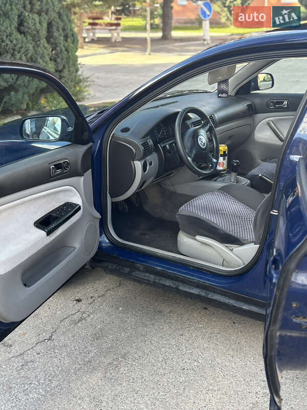 Седан Volkswagen Passat 1997 в Львові