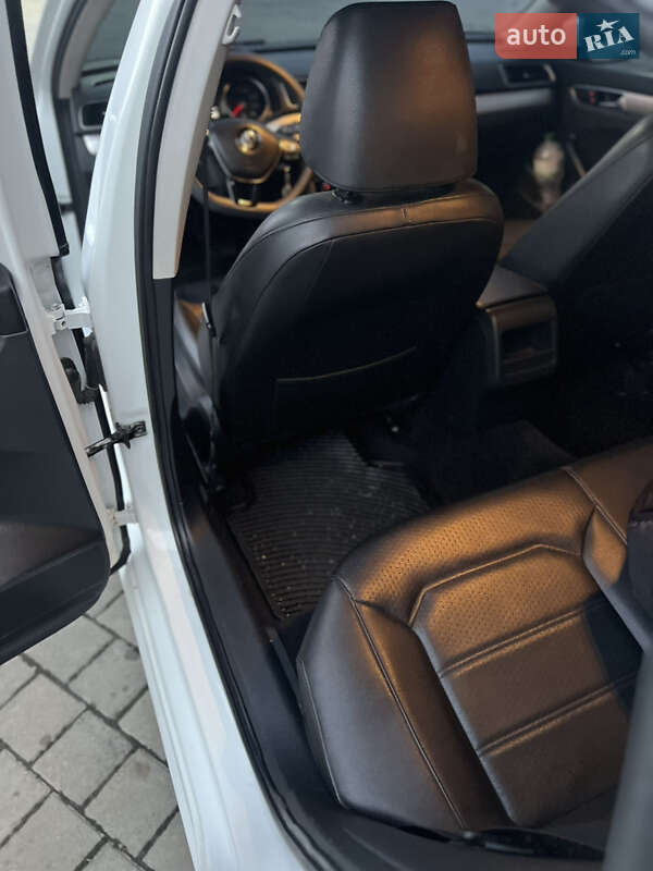 Седан Volkswagen Passat 2016 в Ивано-Франковске фото 23 Седан Volkswagen Passat 2016 в Ивано-Франковске