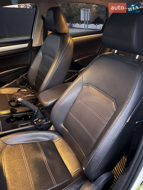 Седан Volkswagen Passat 2016 в Ивано-Франковске фото 42 Седан Volkswagen Passat 2016 в Ивано-Франковске