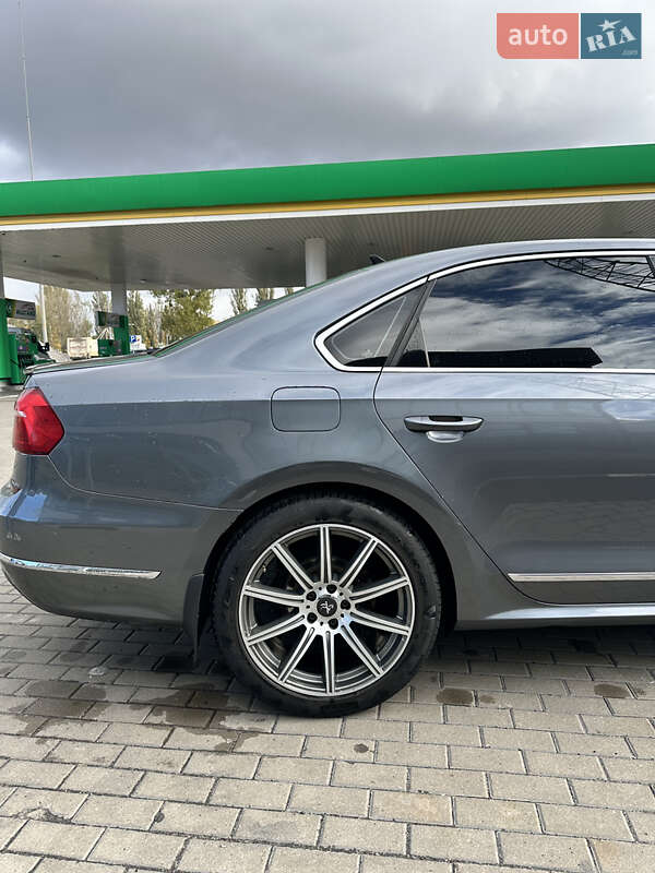 Седан Volkswagen Passat 2015 в Киеве