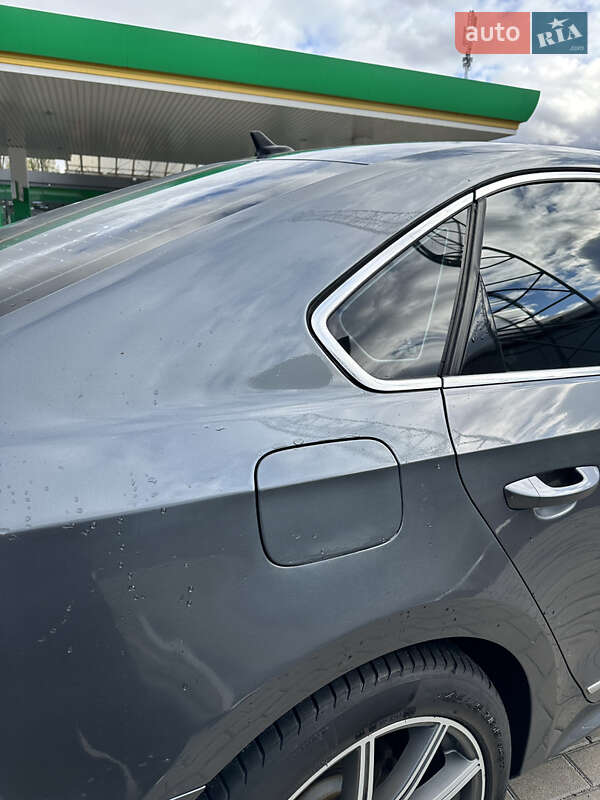 Седан Volkswagen Passat 2015 в Киеве