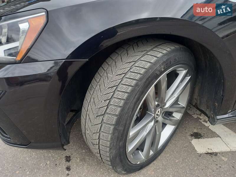 Седан Volkswagen Passat 2016 в Сумах