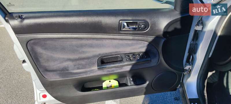 Седан Volkswagen Passat 2002 в Киеве