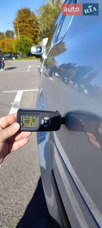 Седан Volkswagen Passat 2002 в Киеве