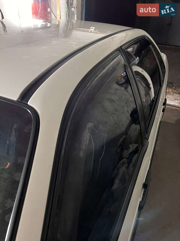 Седан Volkswagen Passat 1989 в Кривому Розі