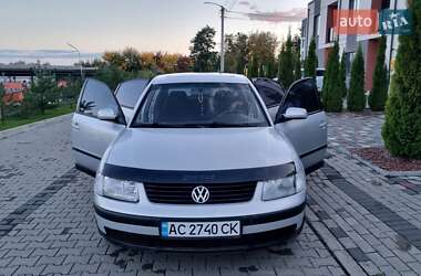 Седан Volkswagen Passat 1998 в 