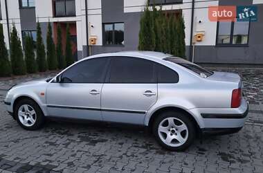 Седан Volkswagen Passat 1998 в 