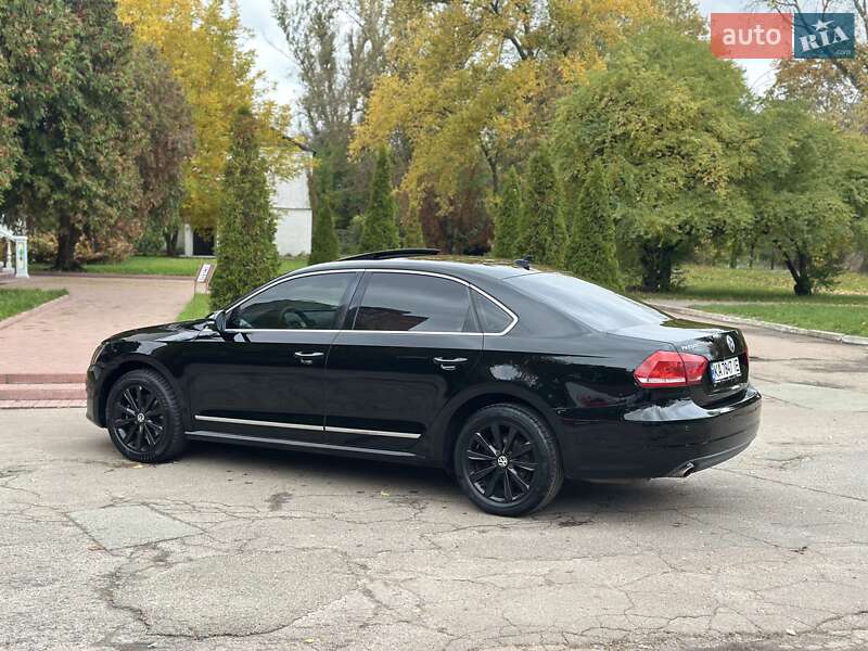 Седан Volkswagen Passat 2011 в Киеве