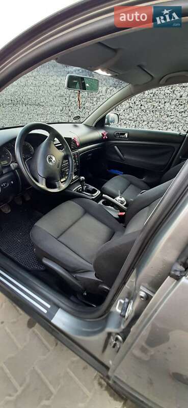 Седан Volkswagen Passat 2002 в Житомире