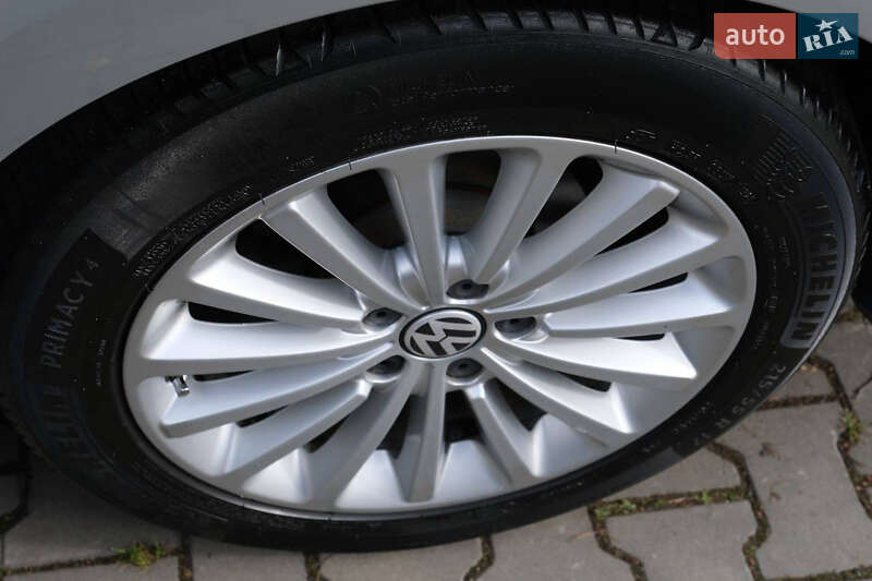 Седан Volkswagen Passat 2016 в Луцьку
