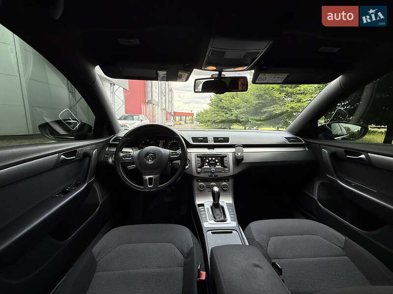 Универсал Volkswagen Passat 2014 в Киеве