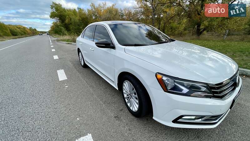 Седан Volkswagen Passat 2016 в Каменском