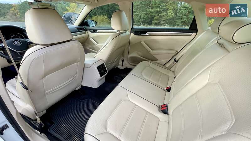 Седан Volkswagen Passat 2016 в Каменском