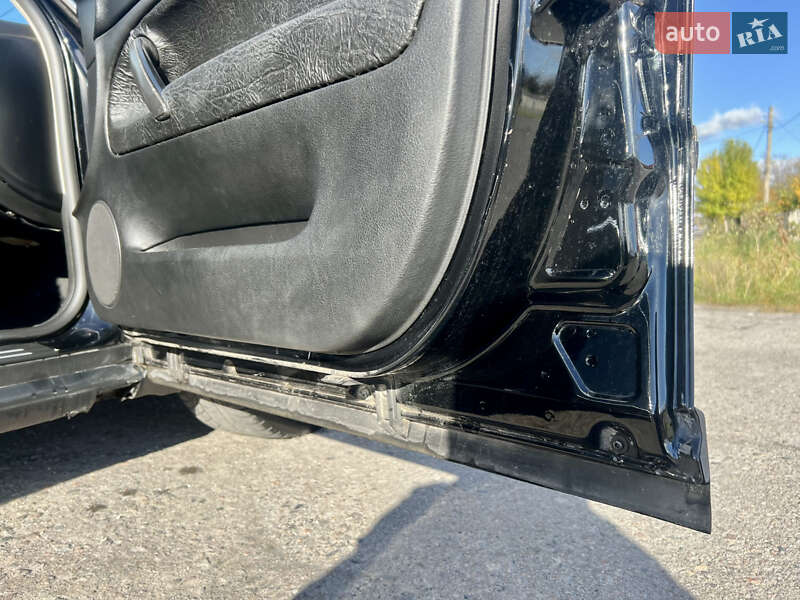 Универсал Volkswagen Passat 2003 в Звягеле