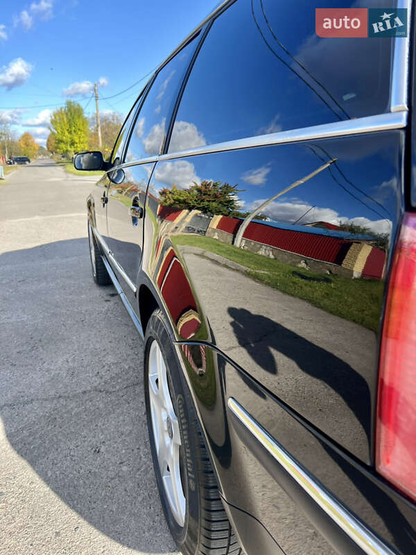 Универсал Volkswagen Passat 2003 в Звягеле