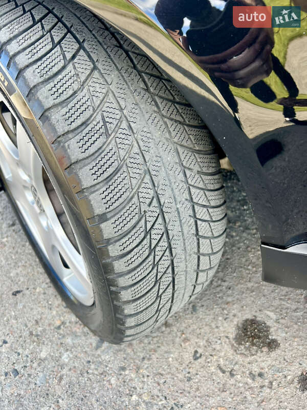 Универсал Volkswagen Passat 2003 в Звягеле