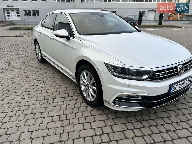 Седан Volkswagen Passat 2018 в Львове