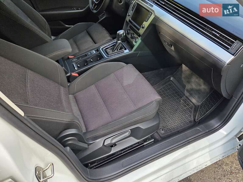 Универсал Volkswagen Passat 2016 в Буче