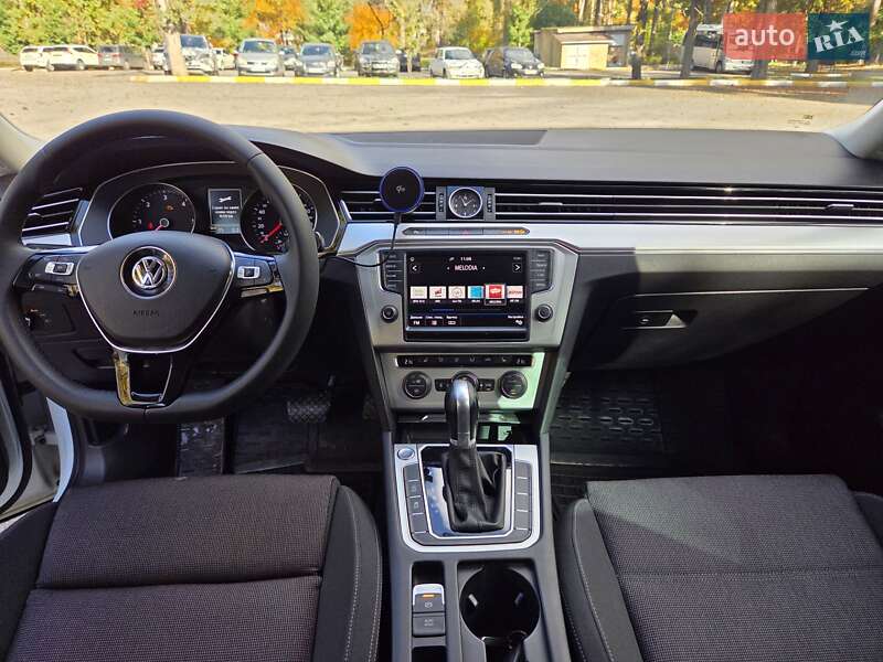 Универсал Volkswagen Passat 2016 в Буче