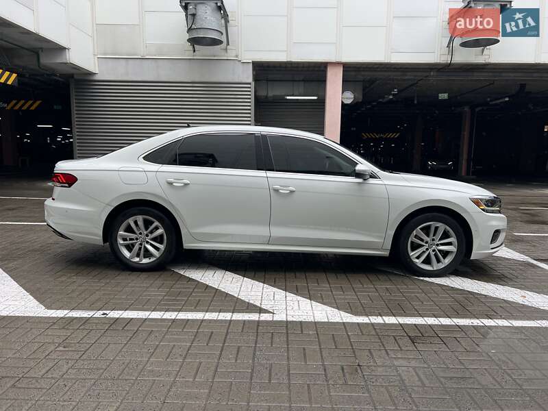 Седан Volkswagen Passat 2020 в Киеве
