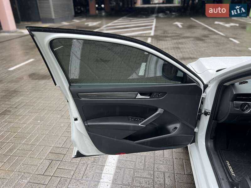 Седан Volkswagen Passat 2020 в Киеве