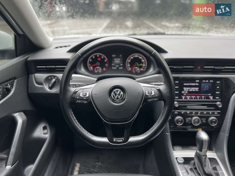Седан Volkswagen Passat 2020 в Киеве