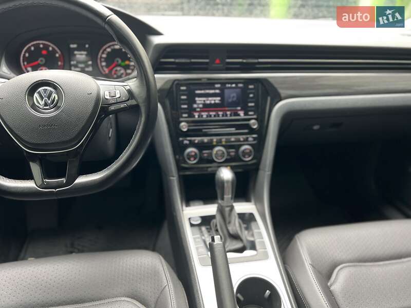 Седан Volkswagen Passat 2020 в Киеве