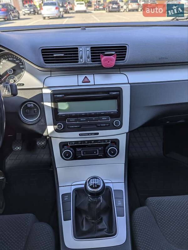 Универсал Volkswagen Passat 2010 в Луцке