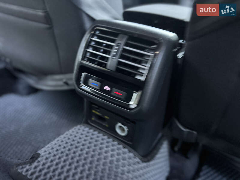 Універсал Volkswagen Passat 2015 в Тернополі