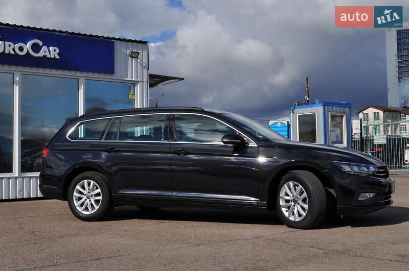 Универсал Volkswagen Passat 2022 в Киеве