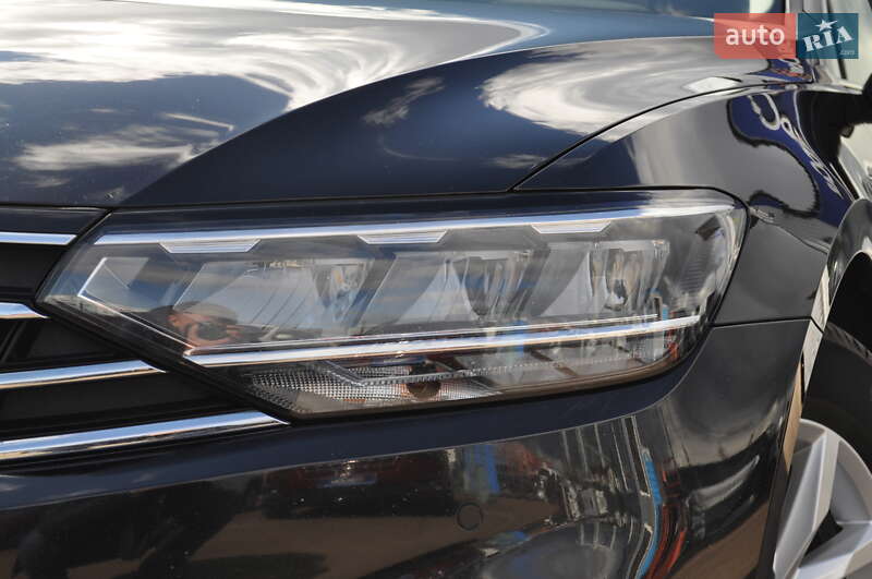 Универсал Volkswagen Passat 2022 в Киеве