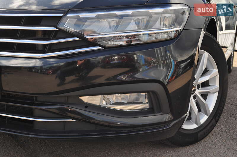 Универсал Volkswagen Passat 2022 в Киеве