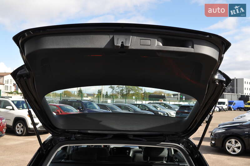 Универсал Volkswagen Passat 2022 в Киеве