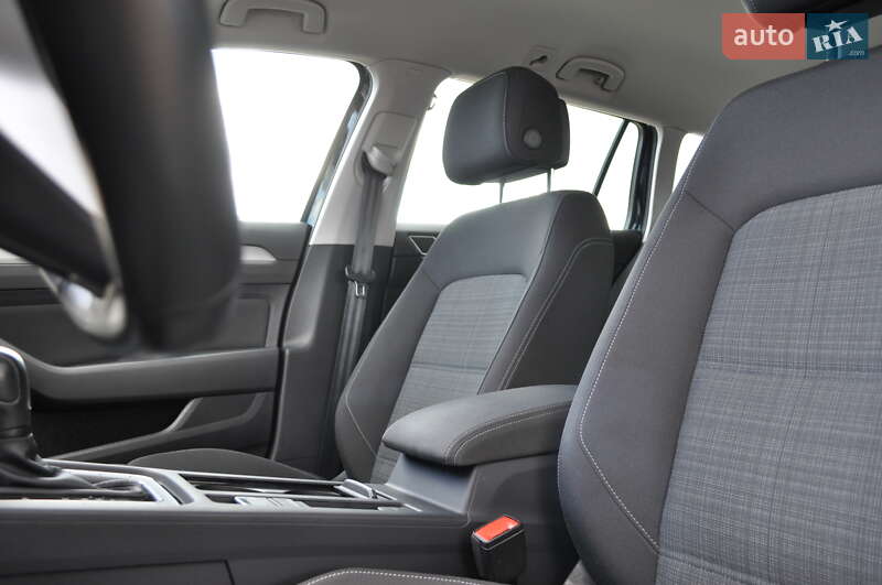 Универсал Volkswagen Passat 2022 в Киеве