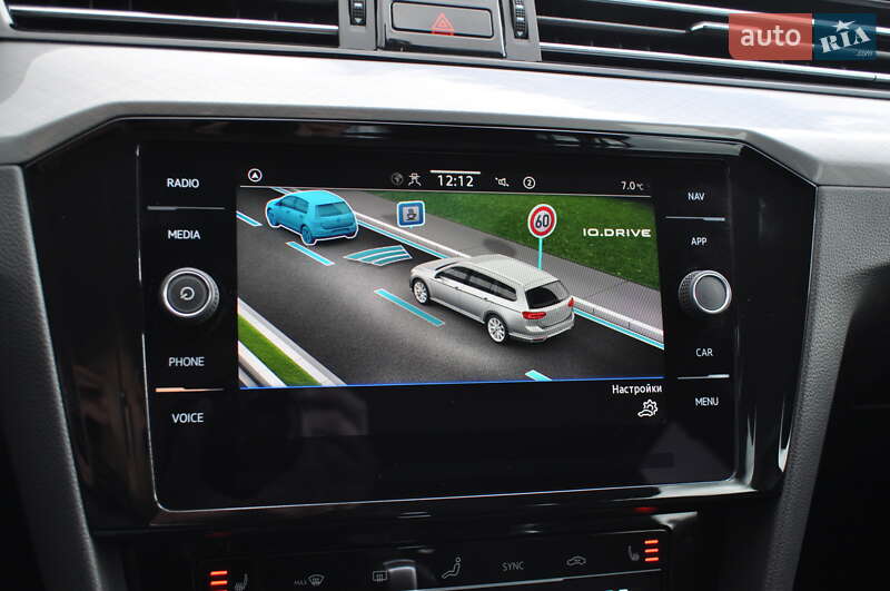 Универсал Volkswagen Passat 2022 в Киеве