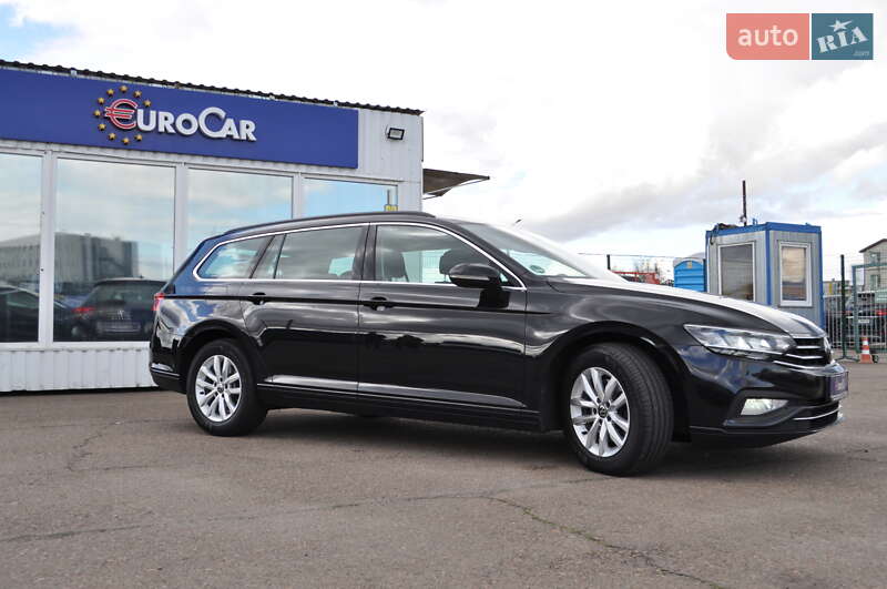 Универсал Volkswagen Passat 2022 в Киеве