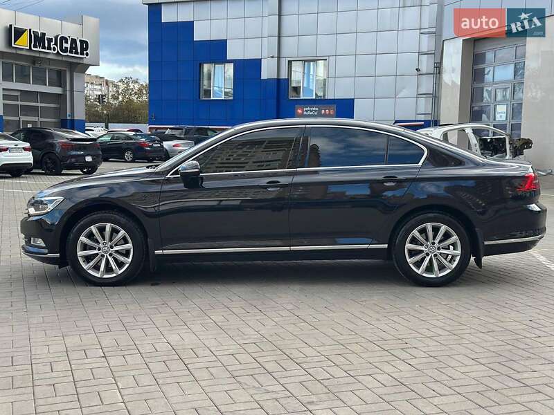 Седан Volkswagen Passat 2017 в Одессе