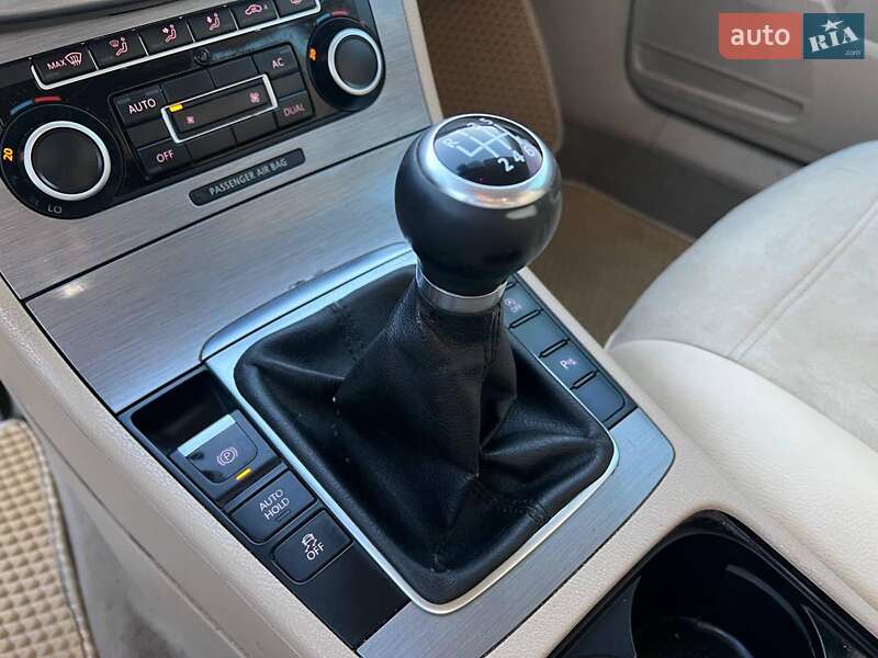 Універсал Volkswagen Passat 2011 в Львові фото 31 Універсал Volkswagen Passat 2011 в Львові