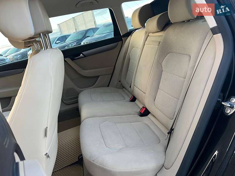 Універсал Volkswagen Passat 2011 в Львові фото 37 Універсал Volkswagen Passat 2011 в Львові