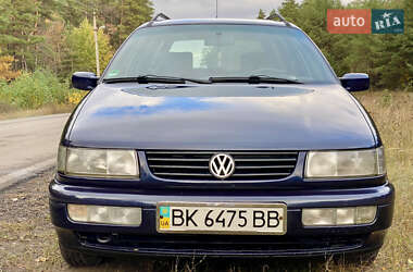 Универсал Volkswagen Passat 1995 в 