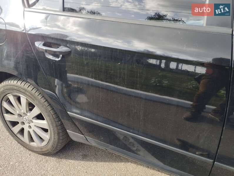 Седан Volkswagen Passat 2010 в Житомире